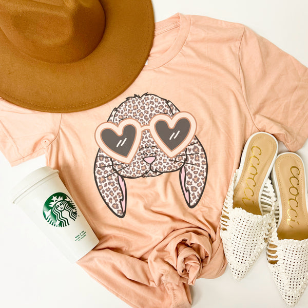 Heart glasses bunny tee
