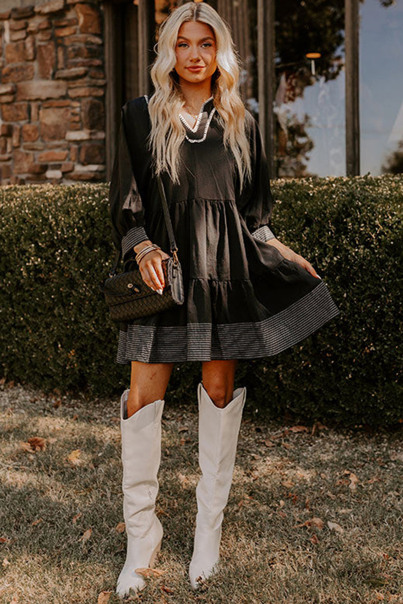 Jungle Green Contrast Stitched V Neck 3/4 Sleeve Swing Mini Dress