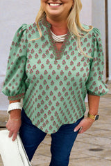 Green Plus Size Floral Print Contrast Trim V Neck Bracelet Sleeve Blouse