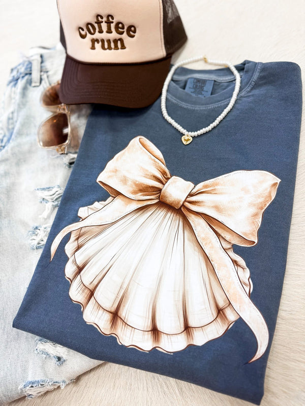 Chic Seashell tee