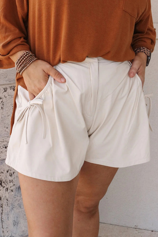 White Bow Decor Pockets Plain Plus Size Shorts