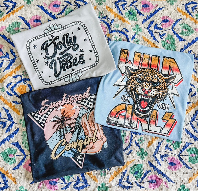 Dolly vibes stone tee