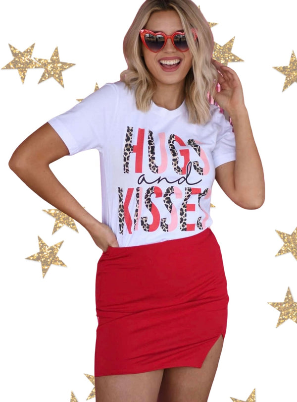 Hugs & Kisses leopard Letter tee