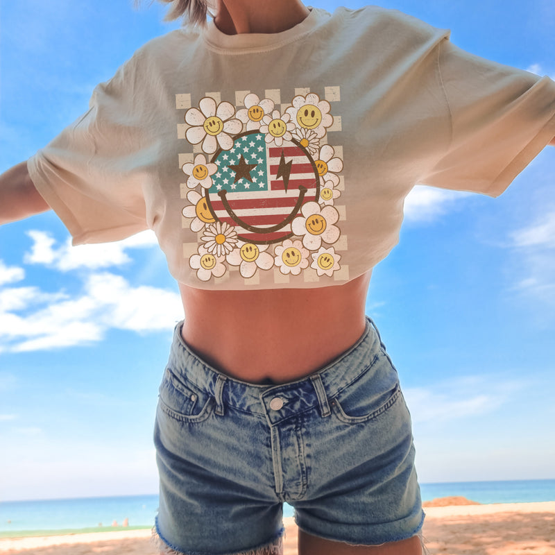 Retro daisy Patriotic smiley tee