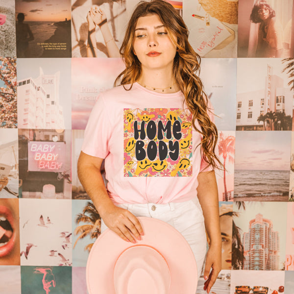 Homebody Smiley tee