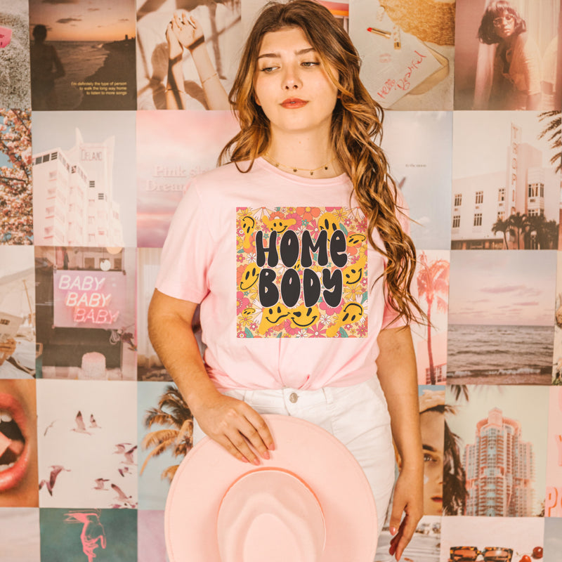 Homebody Smiley tee
